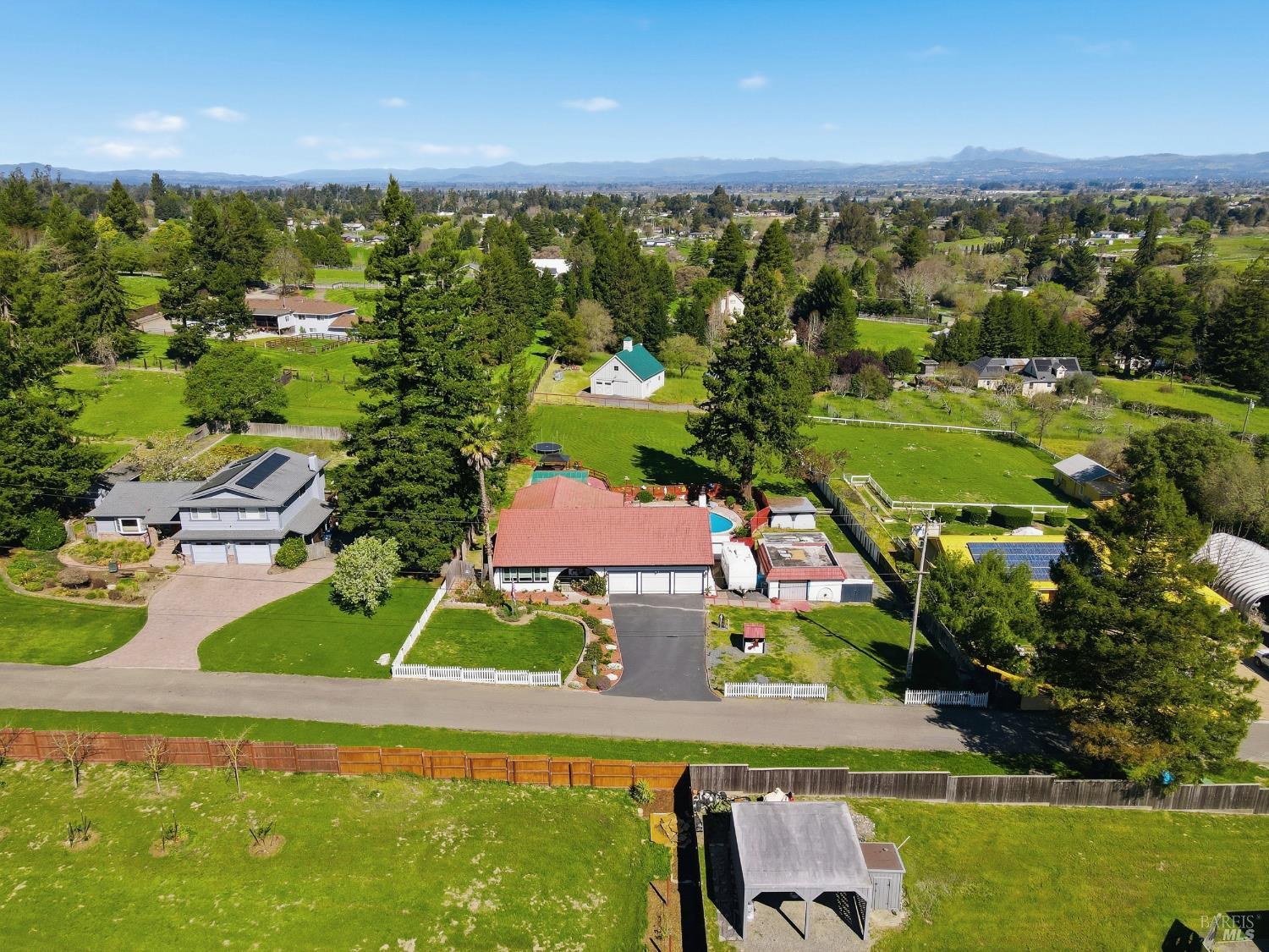 5174 Blank Road Sebastopol CA 95472