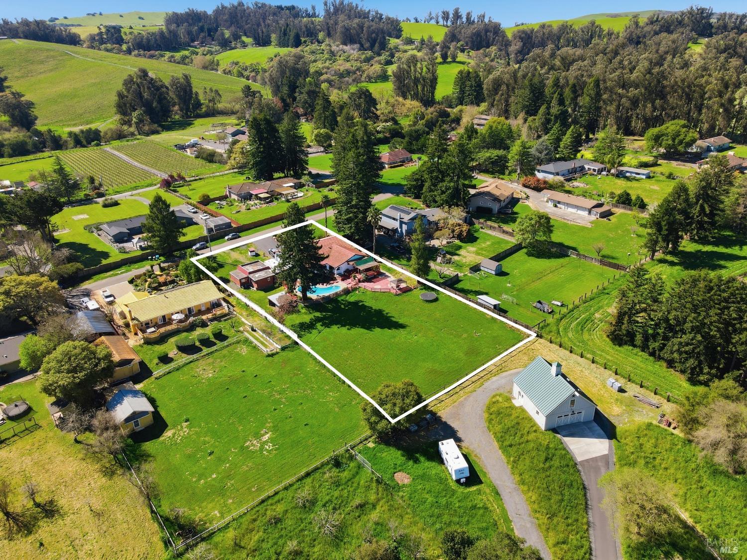 5174 Blank Road Sebastopol CA 95472