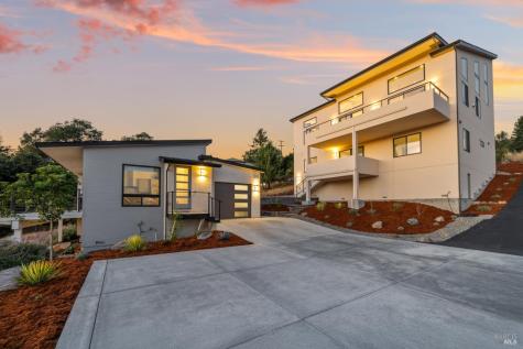 5095 Knollwood Court Santa Rosa CA 95403