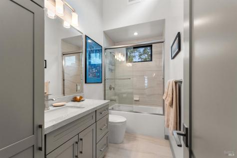 5095 Knollwood Court Santa Rosa CA 95403