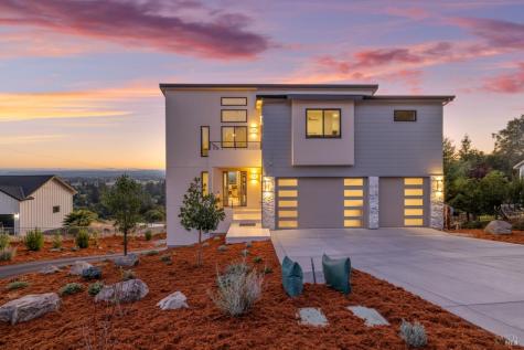 5095 Knollwood Court Santa Rosa CA 95403