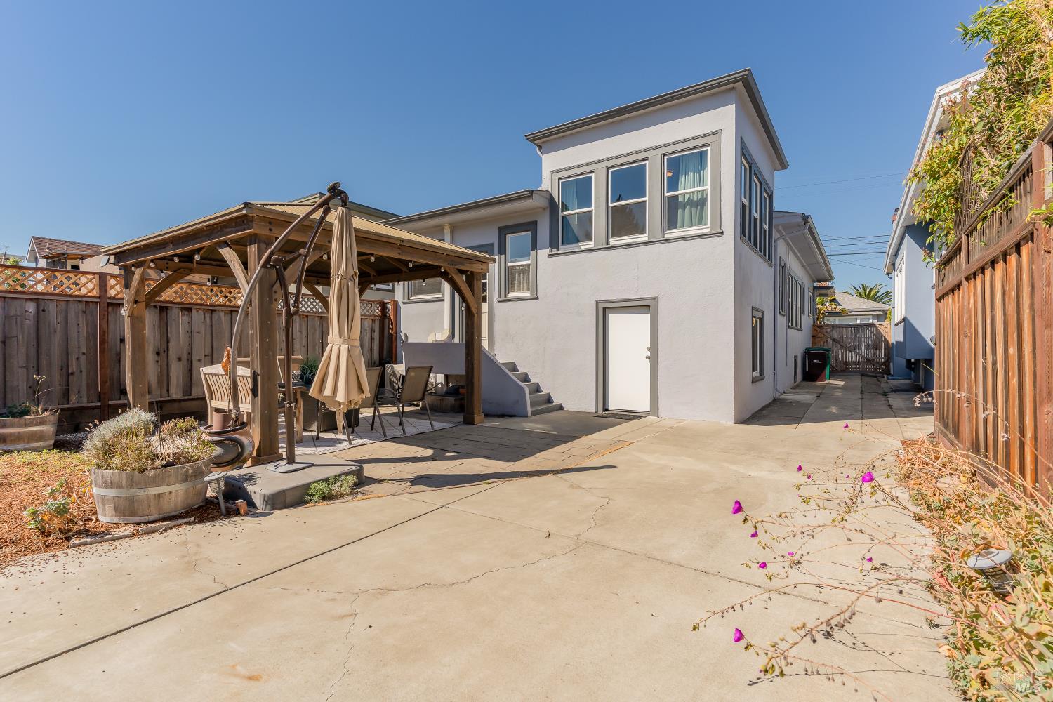 1029 Aileen Street Oakland CA 94608