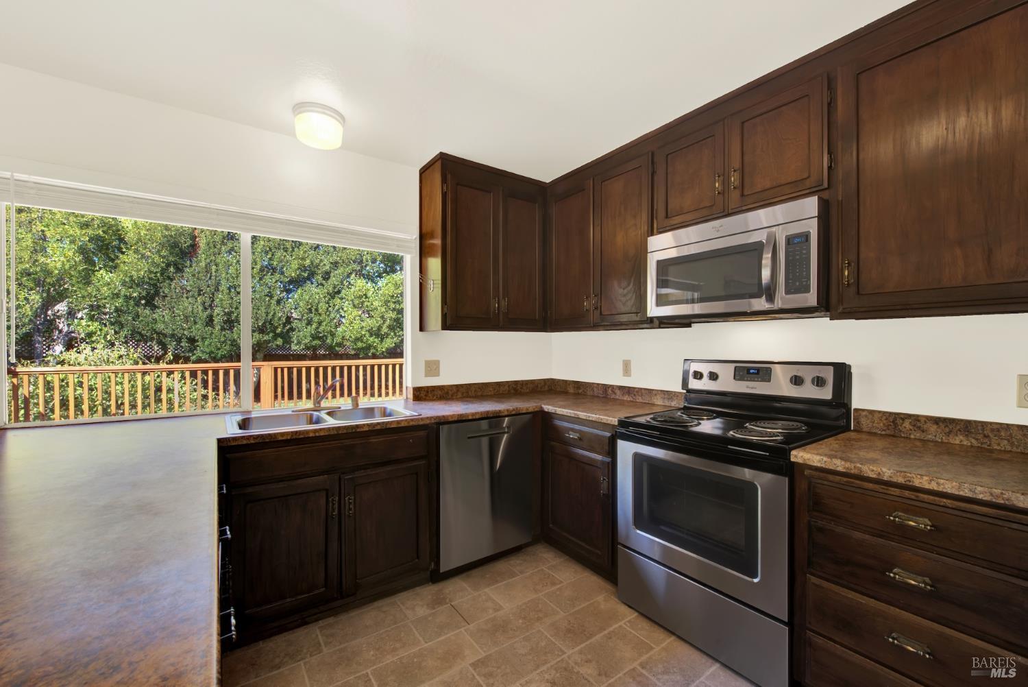 2406 Renfrew Street Napa CA 94558