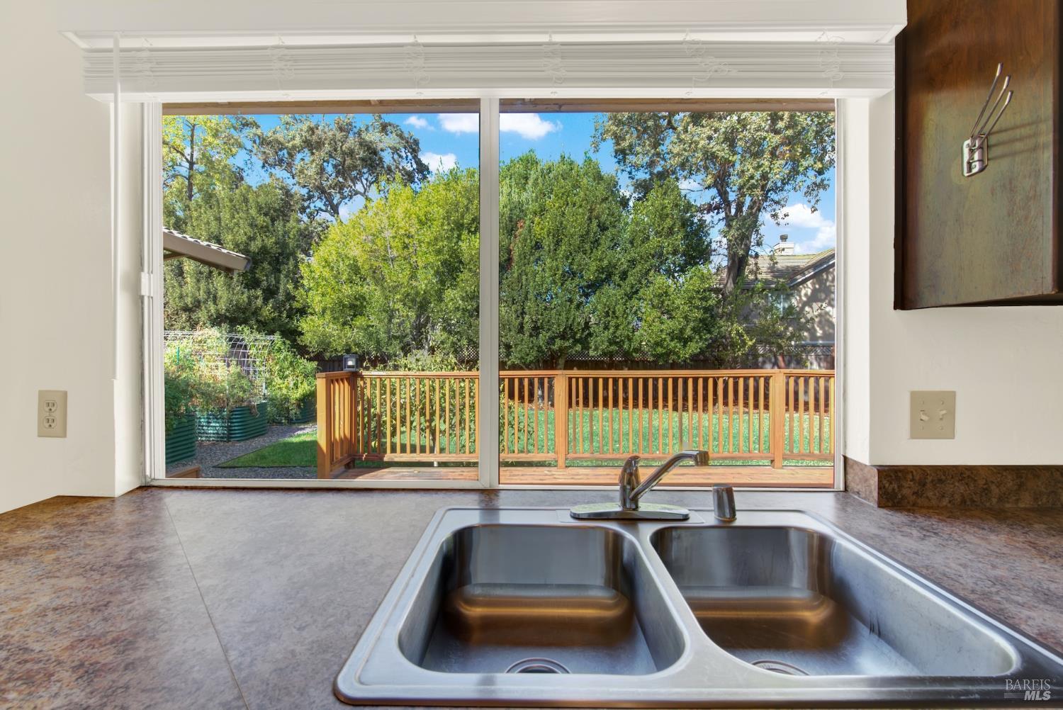 2406 Renfrew Street Napa CA 94558