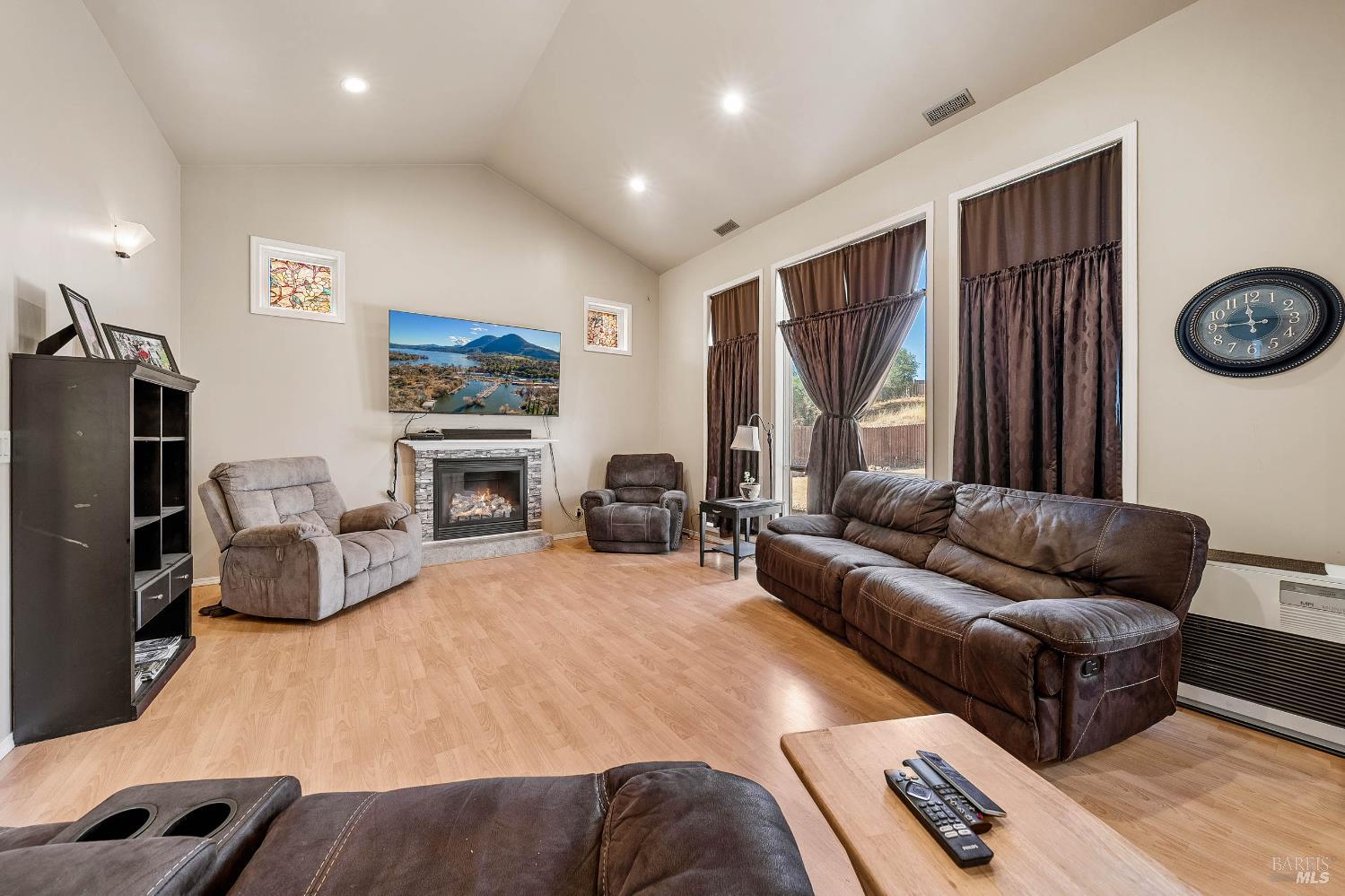 2920 Meadow Creek Road Clearlake Oaks CA 95423