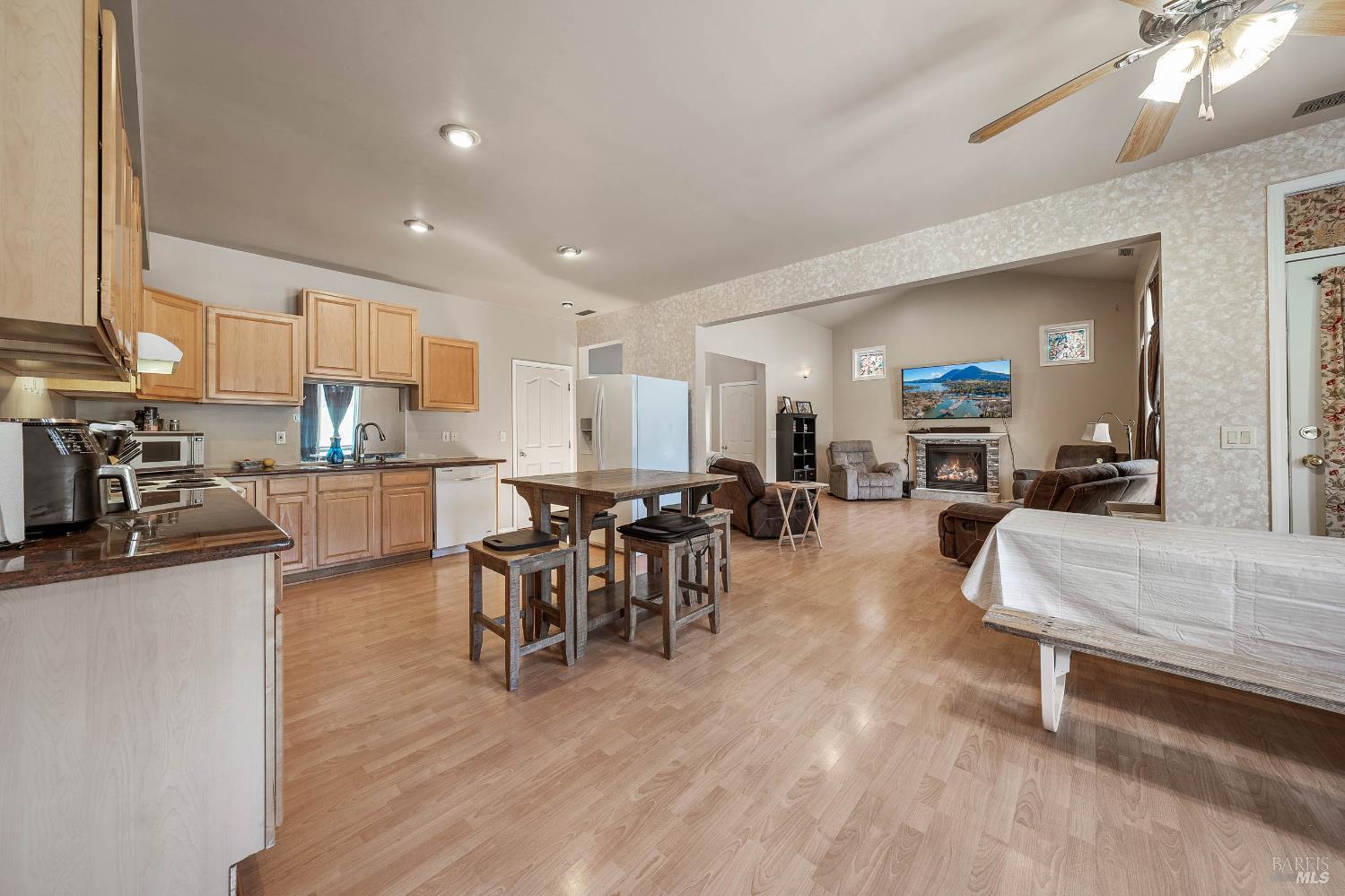 2920 Meadow Creek Road Clearlake Oaks CA 95423