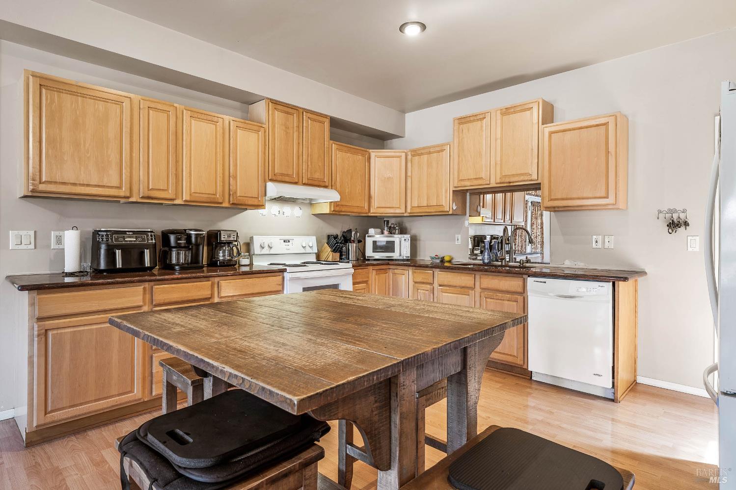 2920 Meadow Creek Road Clearlake Oaks CA 95423