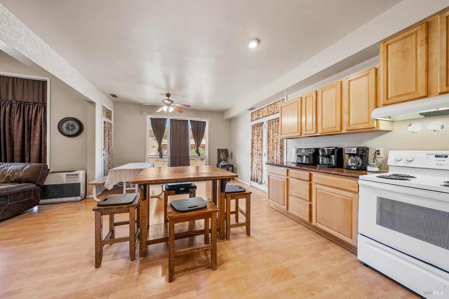 2920 Meadow Creek Road Clearlake Oaks CA 95423
