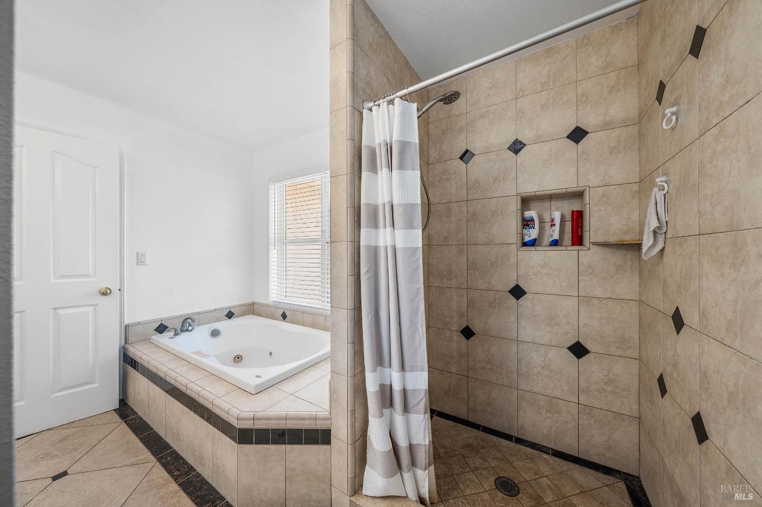 2920 Meadow Creek Road Clearlake Oaks CA 95423