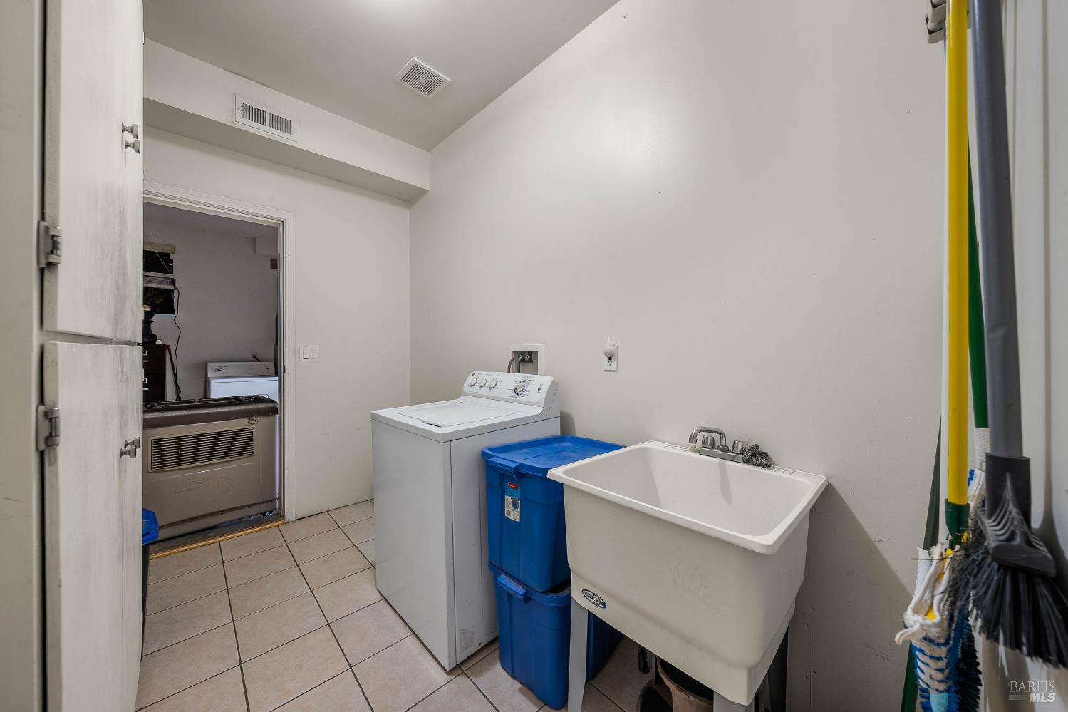 2920 Meadow Creek Road Clearlake Oaks CA 95423