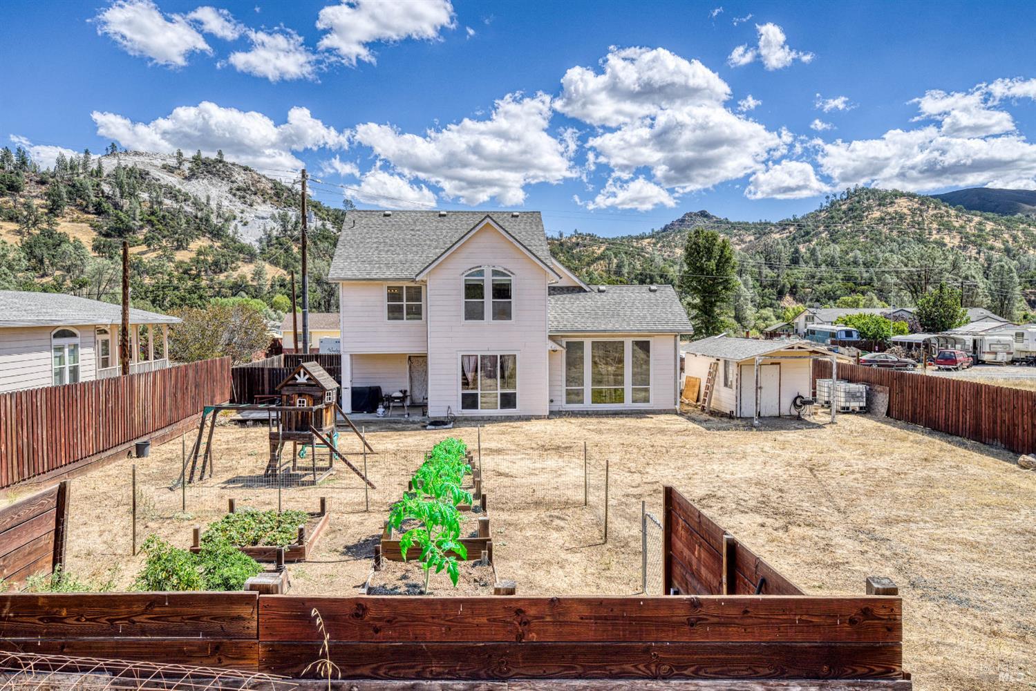 2920 Meadow Creek Road Clearlake Oaks CA 95423