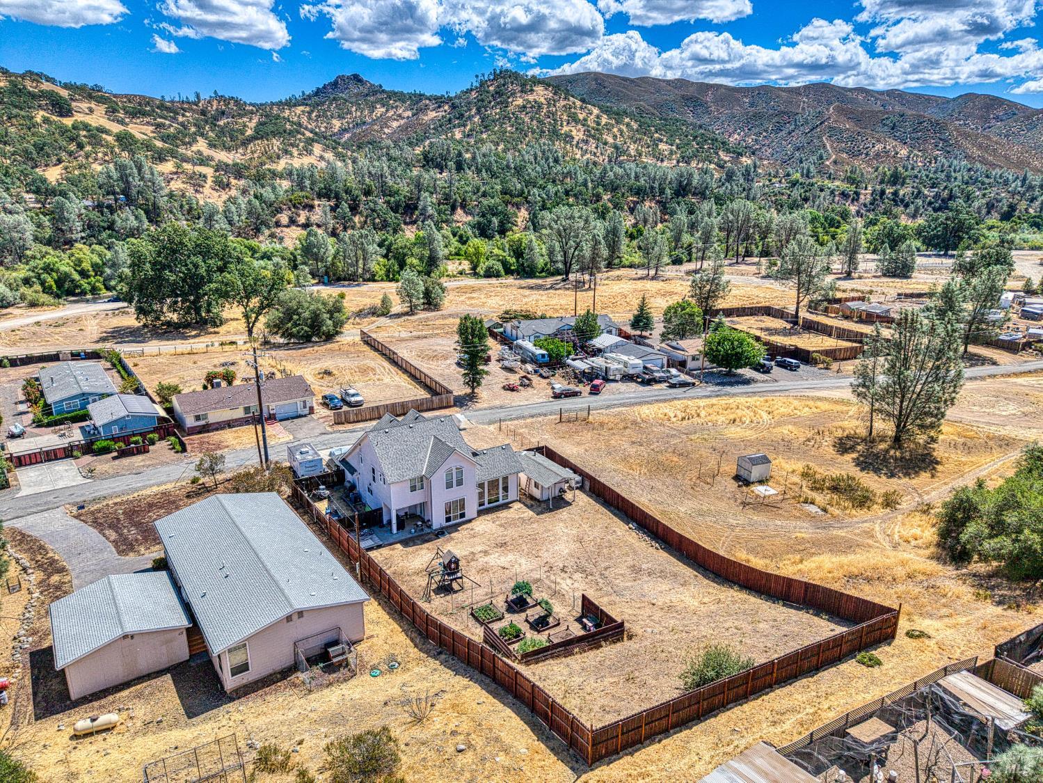 2920 Meadow Creek Road Clearlake Oaks CA 95423