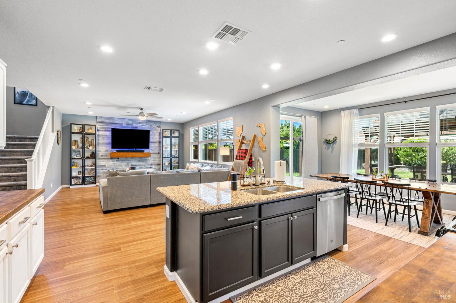 1125 Arizona Court Dixon CA 95620