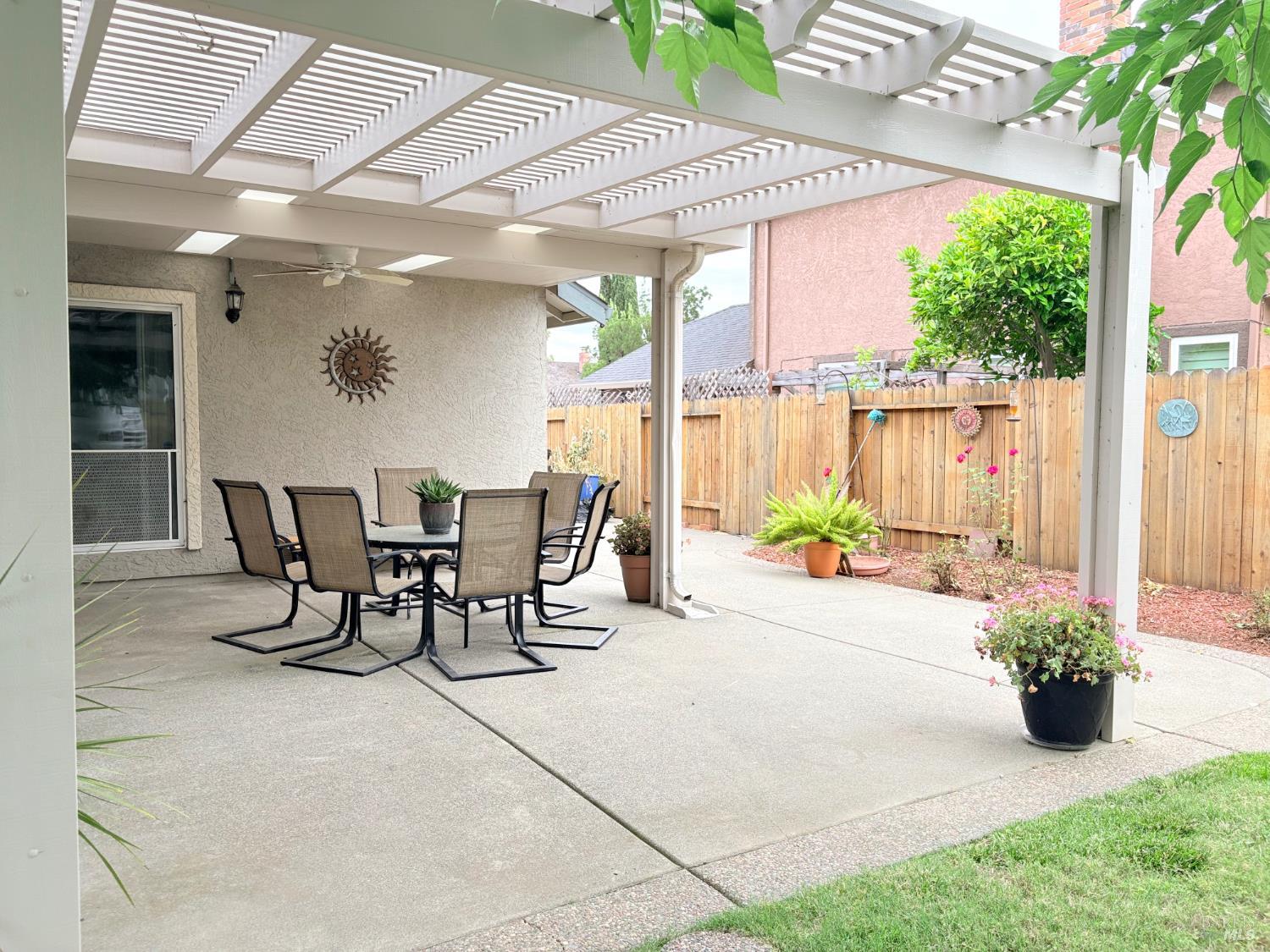 814 Capistrano Drive Suisun City CA 94585