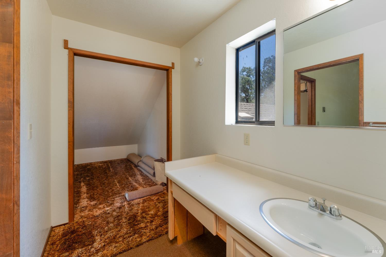 1960 Wildwood Road Ukiah CA 95482