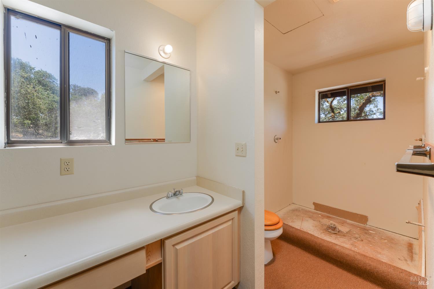 1960 Wildwood Road Ukiah CA 95482