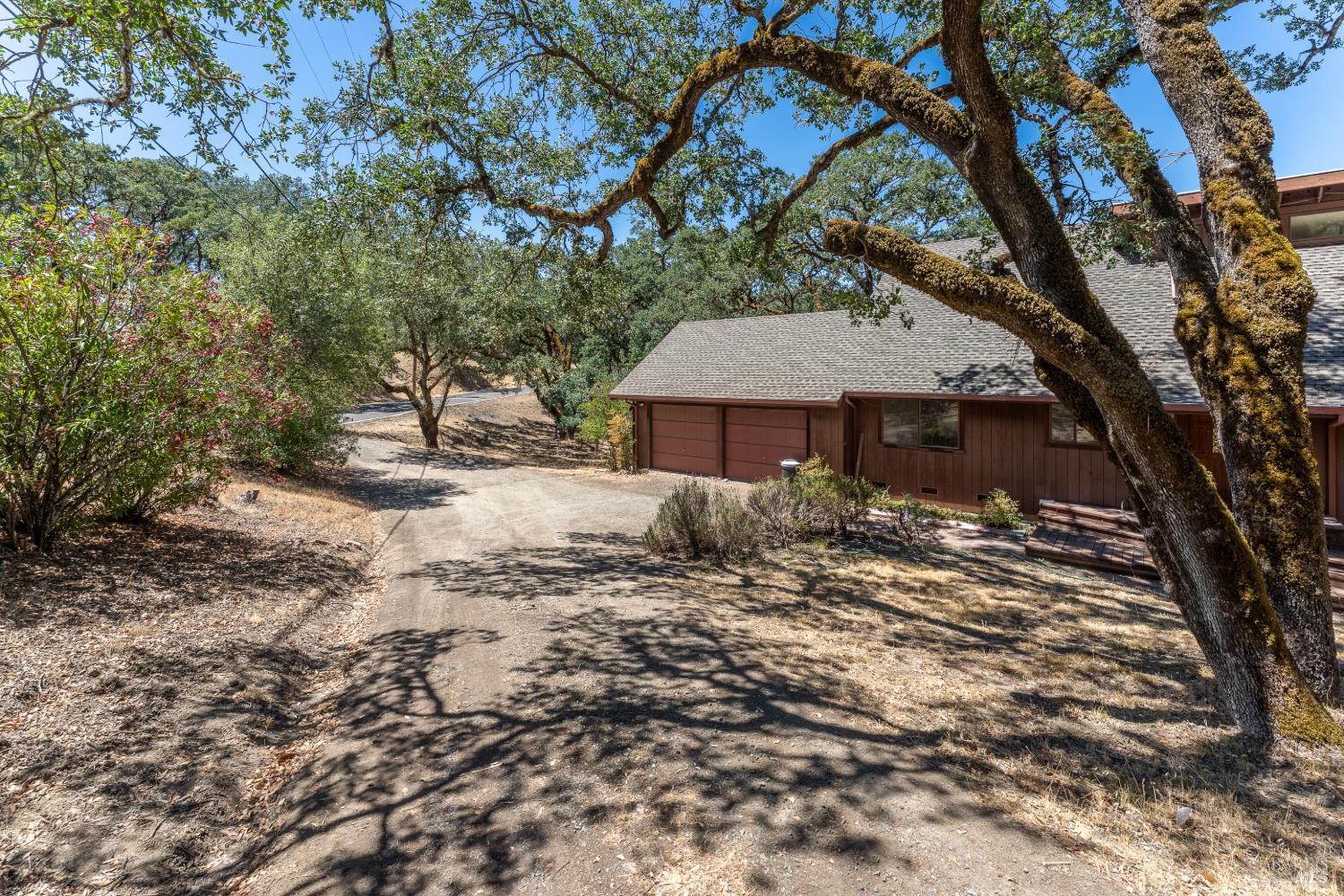 1960 Wildwood Road Ukiah CA 95482