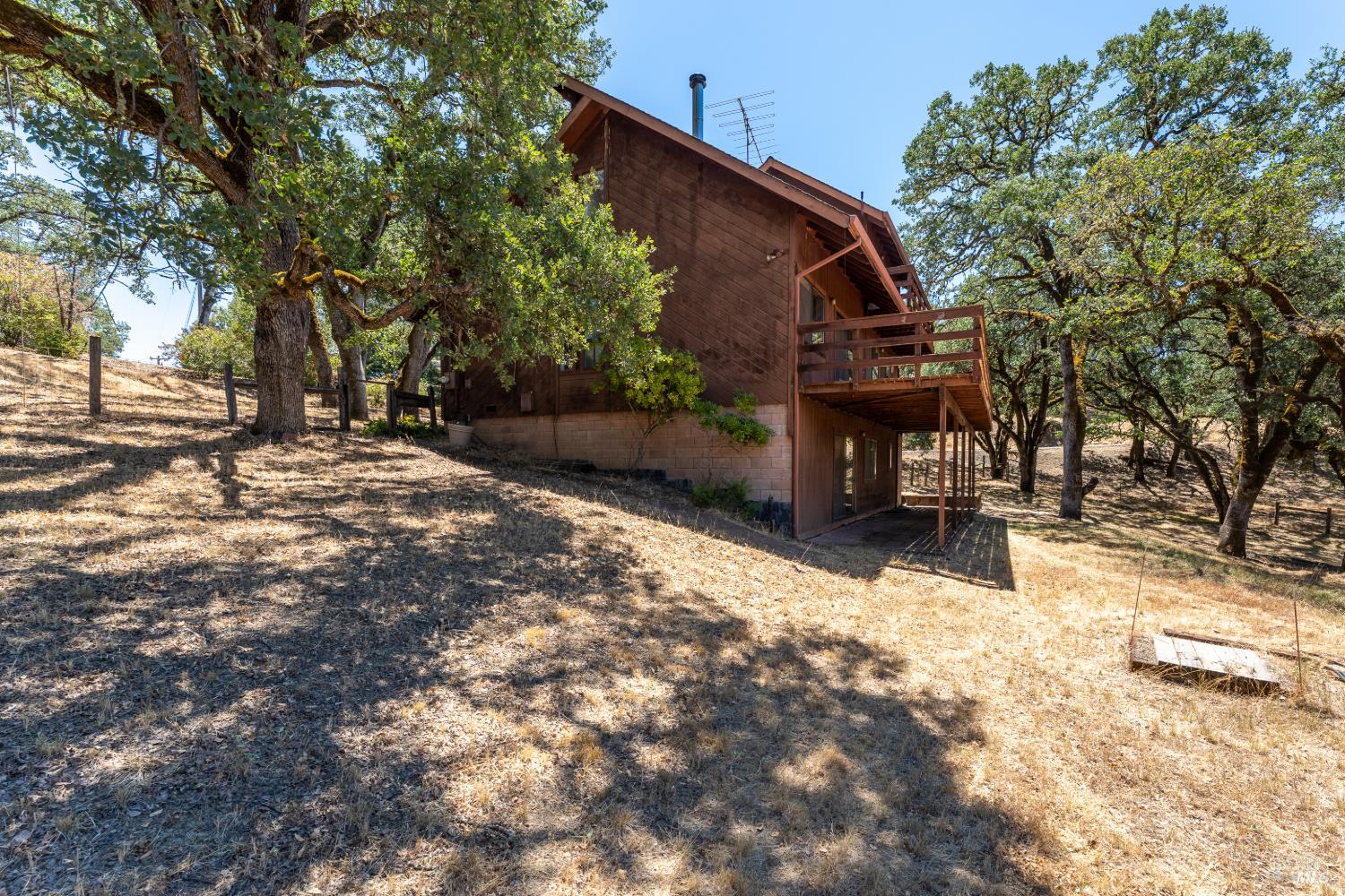 1960 Wildwood Road Ukiah CA 95482