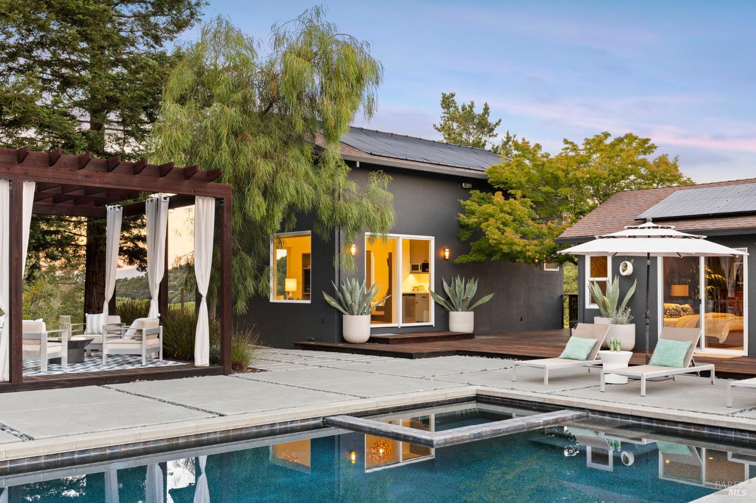 2563 Laguna Road Santa Rosa CA 95401