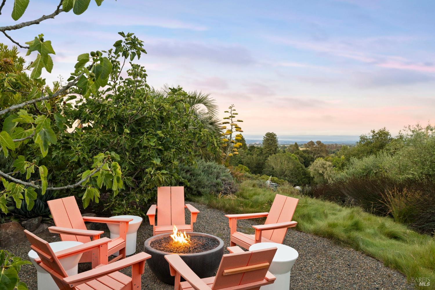 2563 Laguna Road Santa Rosa CA 95401