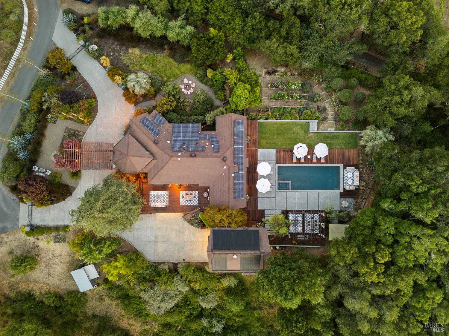 2563 Laguna Road Santa Rosa CA 95401