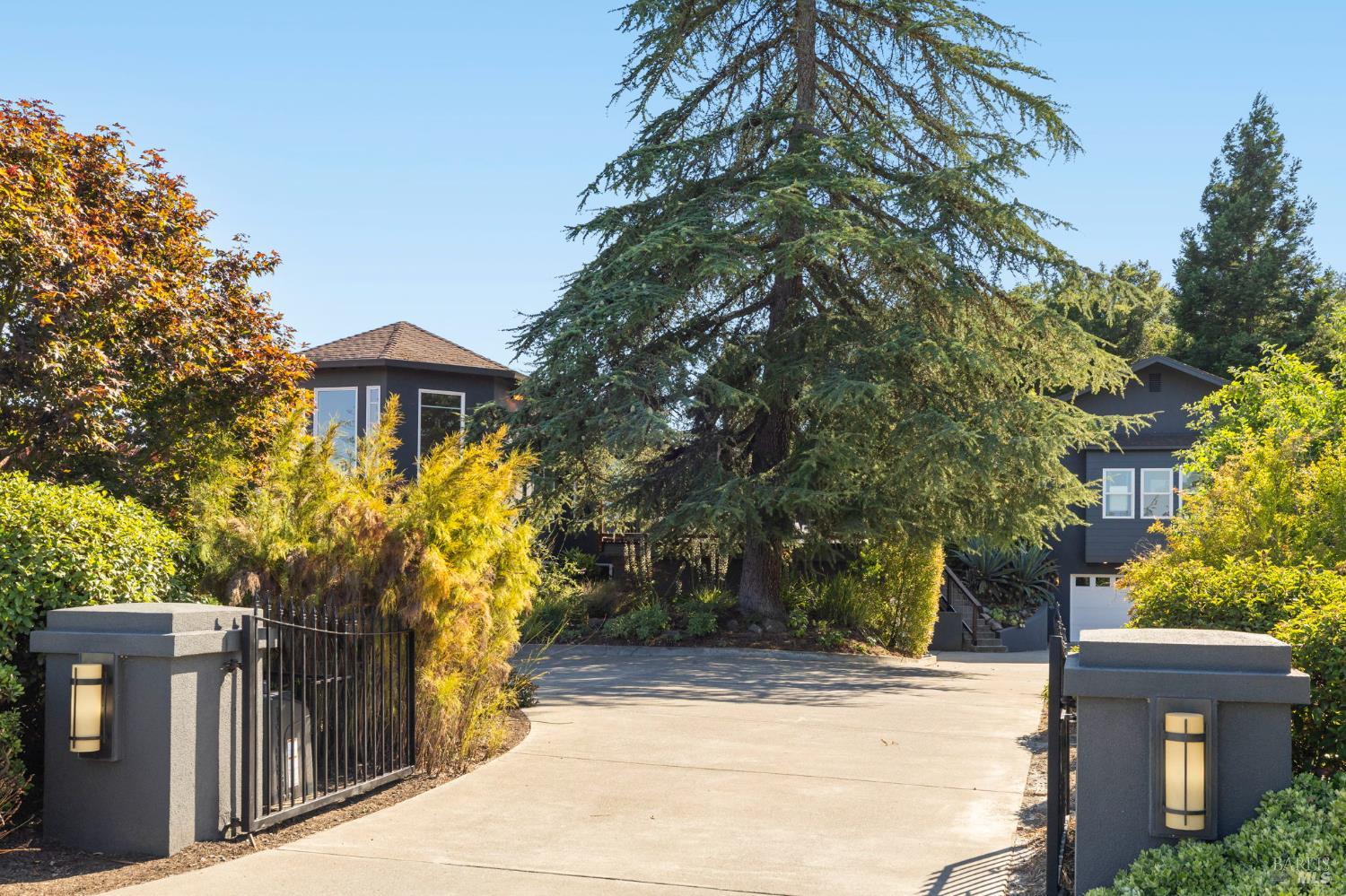 2563 Laguna Road Santa Rosa CA 95401