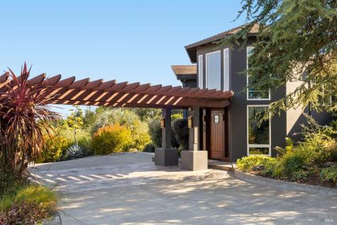 2563 Laguna Road Santa Rosa CA 95401