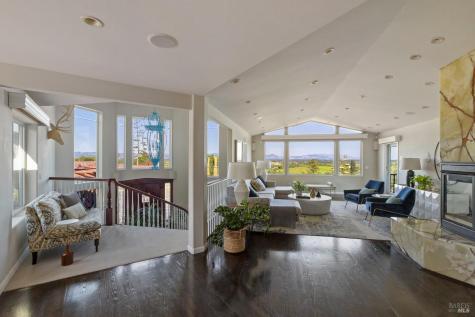 2563 Laguna Road Santa Rosa CA 95401