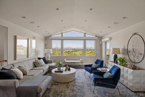 2563 Laguna Road Santa Rosa CA 95401