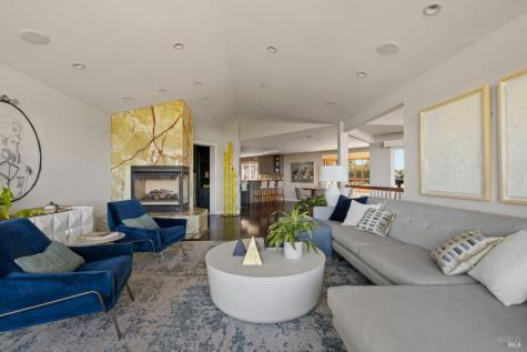 2563 Laguna Road Santa Rosa CA 95401