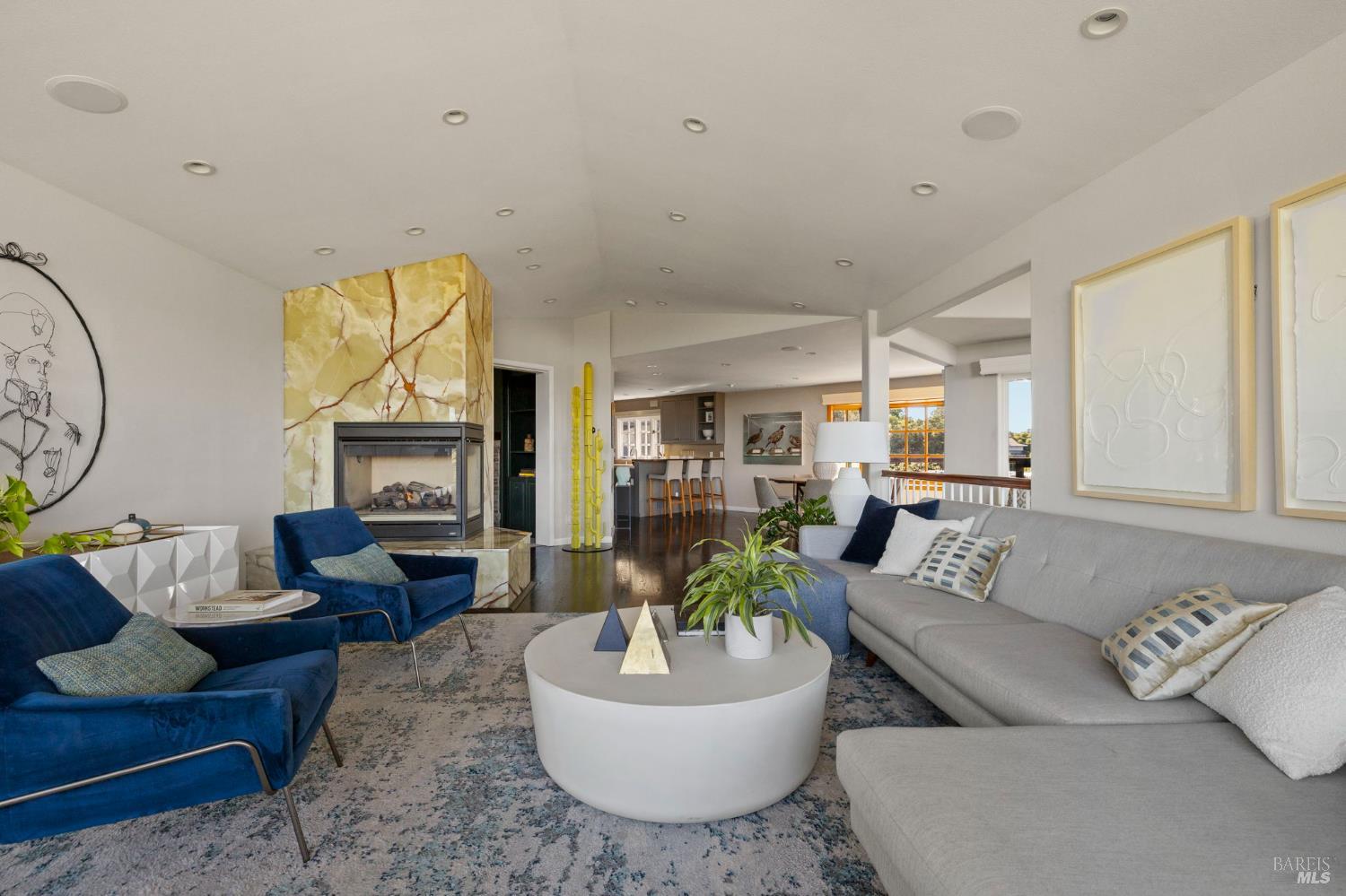 2563 Laguna Road Santa Rosa CA 95401