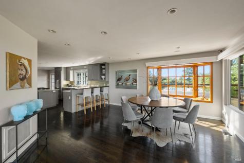 2563 Laguna Road Santa Rosa CA 95401