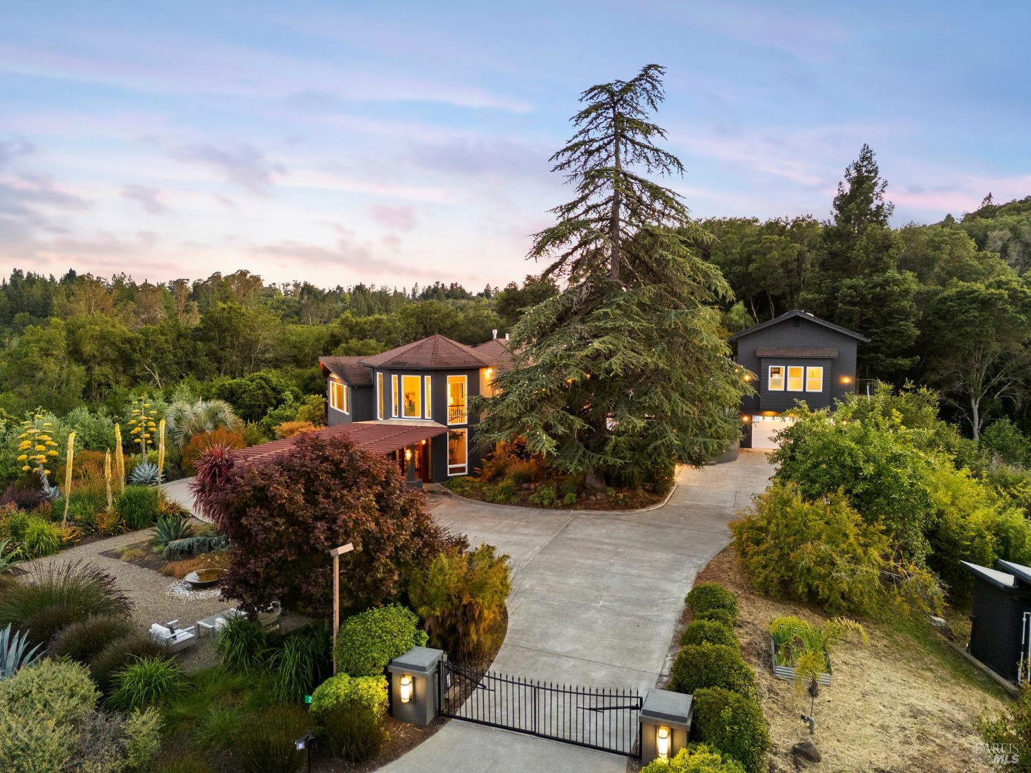 2563 Laguna Road Santa Rosa CA 95401