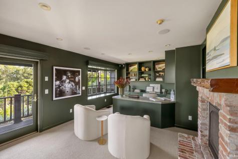 2563 Laguna Road Santa Rosa CA 95401