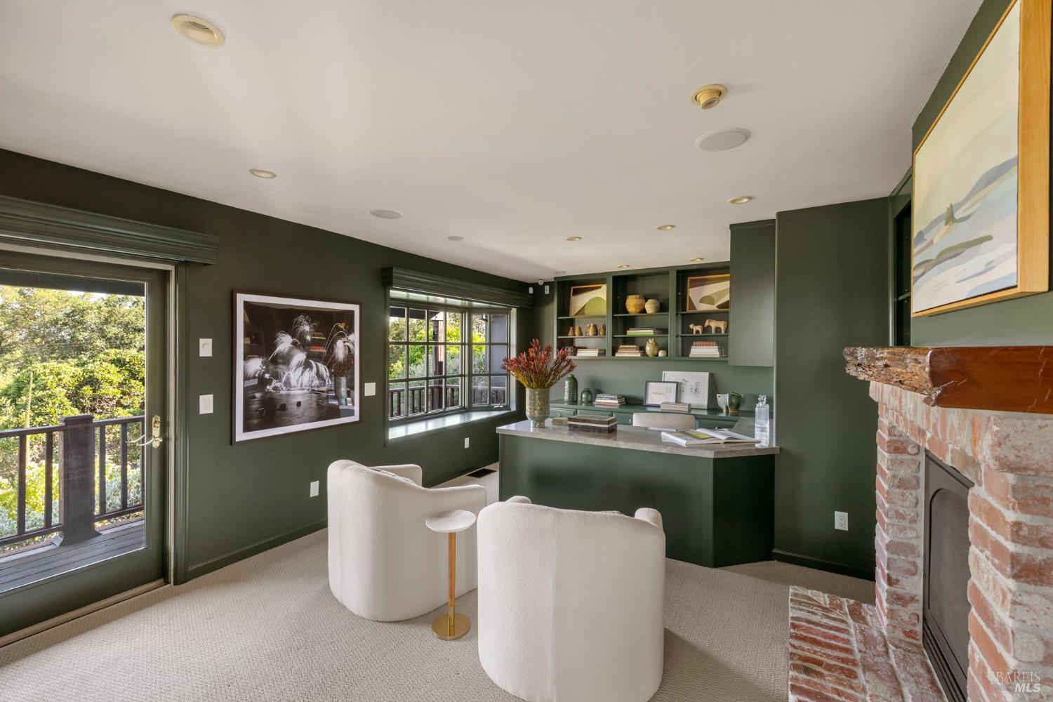 2563 Laguna Road Santa Rosa CA 95401