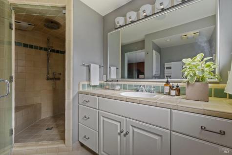 2563 Laguna Road Santa Rosa CA 95401
