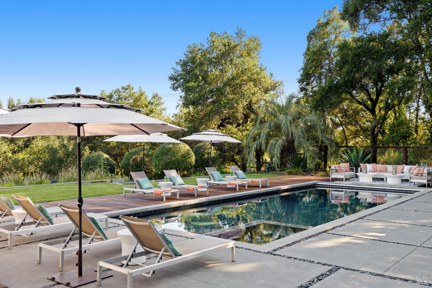 2563 Laguna Road Santa Rosa CA 95401