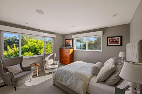 2563 Laguna Road Santa Rosa CA 95401