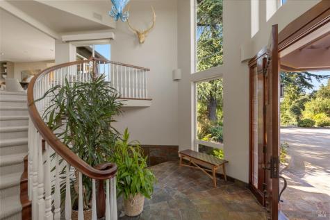2563 Laguna Road Santa Rosa CA 95401