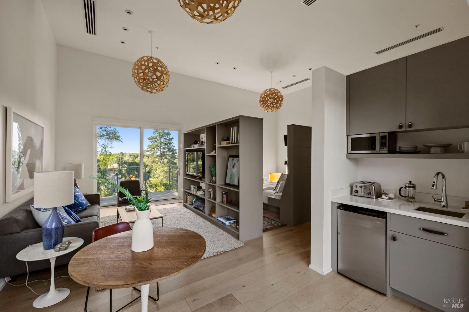 2563 Laguna Road Santa Rosa CA 95401