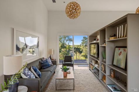 2563 Laguna Road Santa Rosa CA 95401