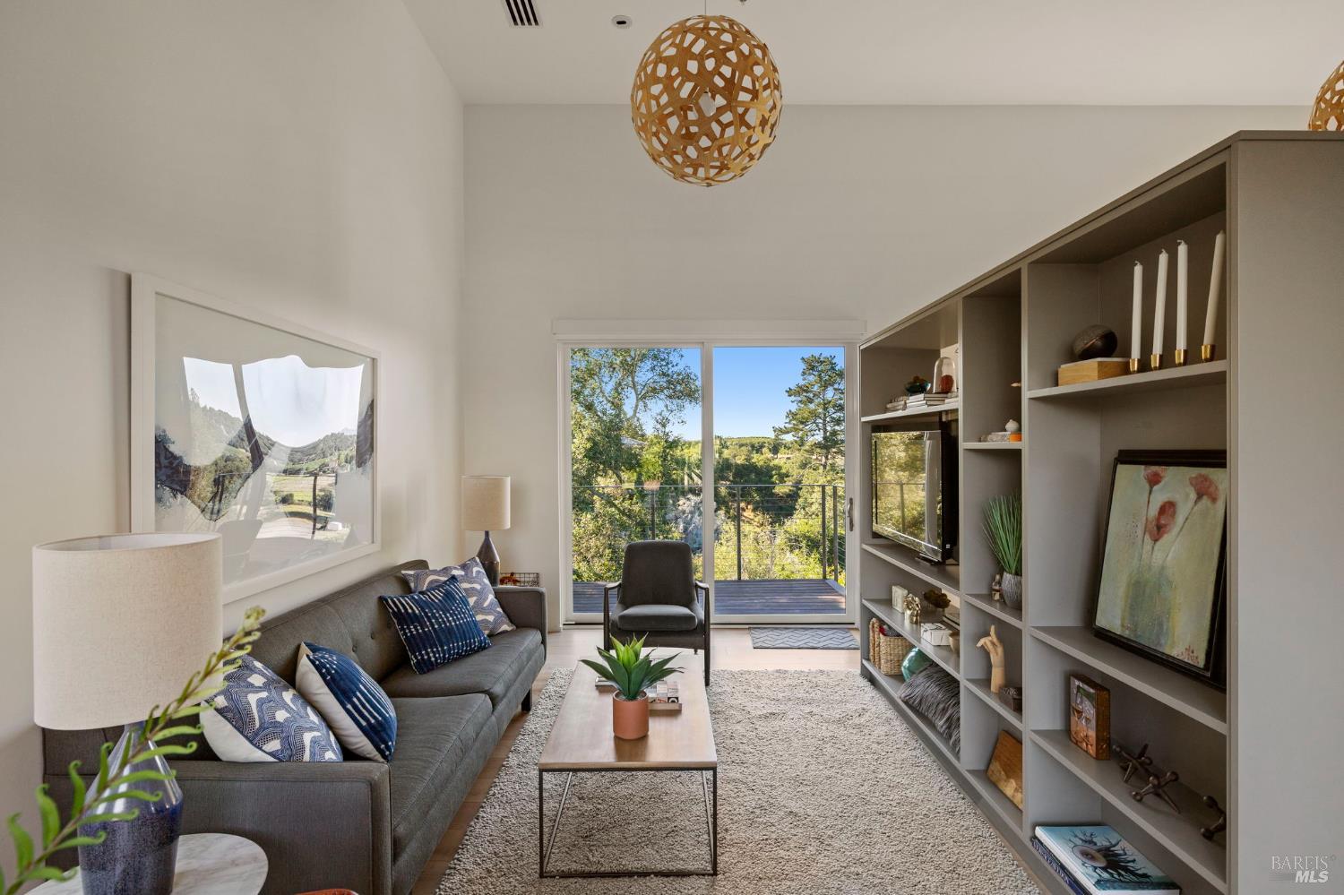 2563 Laguna Road Santa Rosa CA 95401