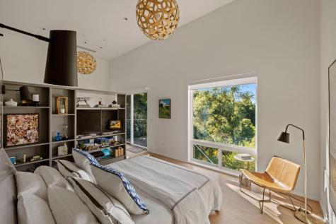 2563 Laguna Road Santa Rosa CA 95401