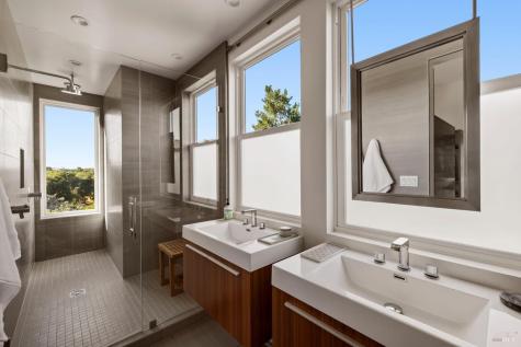 2563 Laguna Road Santa Rosa CA 95401