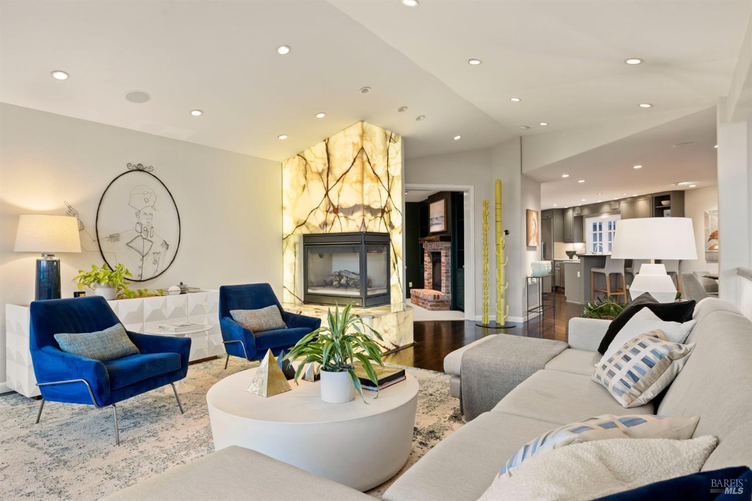 2563 Laguna Road Santa Rosa CA 95401