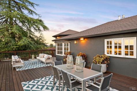 2563 Laguna Road Santa Rosa CA 95401