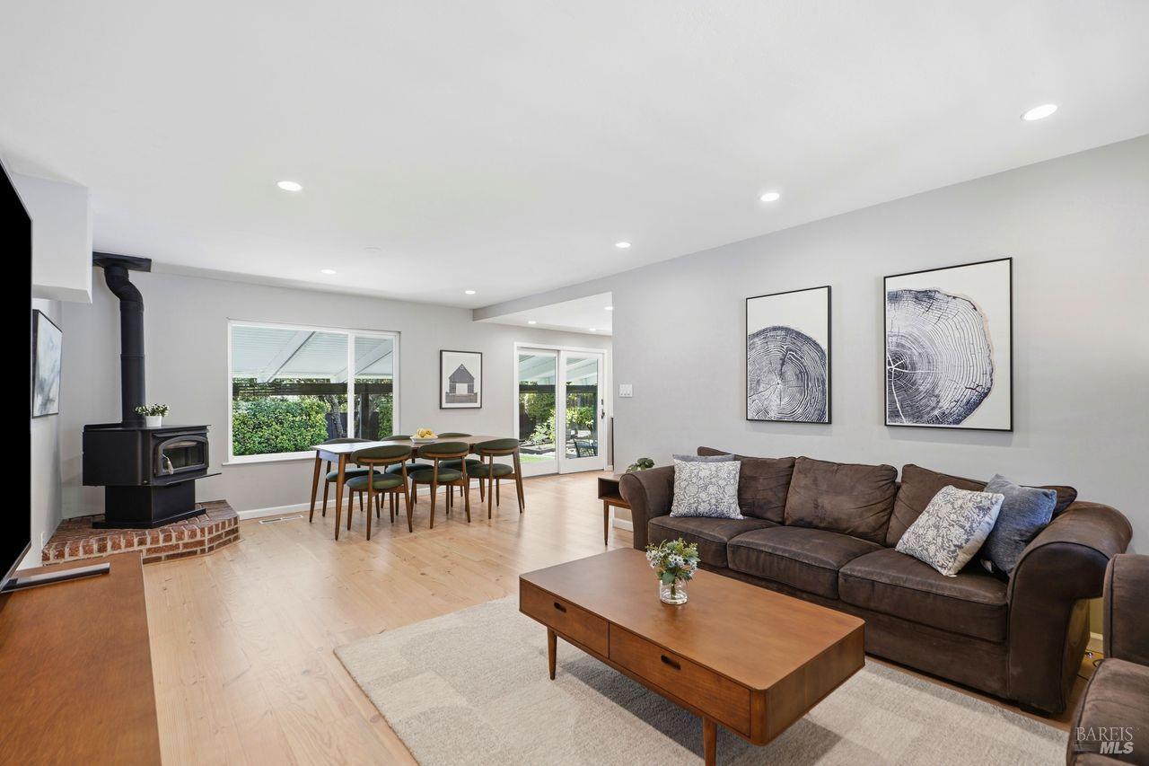 2205 Hillside Drive Santa Rosa CA 95404