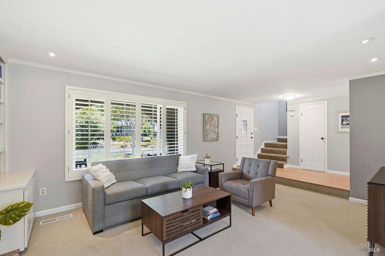 2205 Hillside Drive Santa Rosa CA 95404