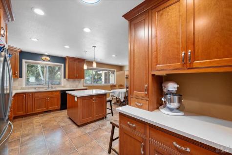 8030 Elphick Road Sebastopol CA 95472