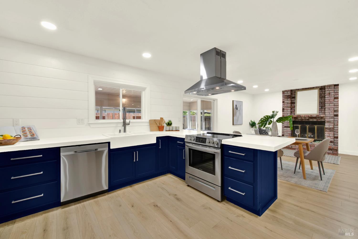 909 Whitney Avenue Suisun City CA 94585